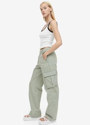 Бавовняні брюки штани карго з накладними кишенями від h&m
