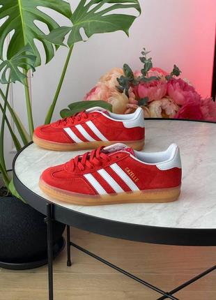 Женские кроссовки adidas gazelle indoor shoes red