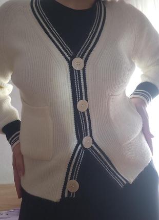 Кардиган молочного кольору