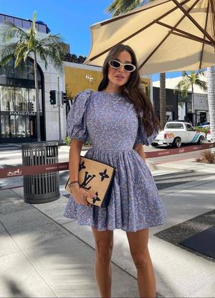 Фиолетовое платье с рукавами воланами в цветочном принте🌸