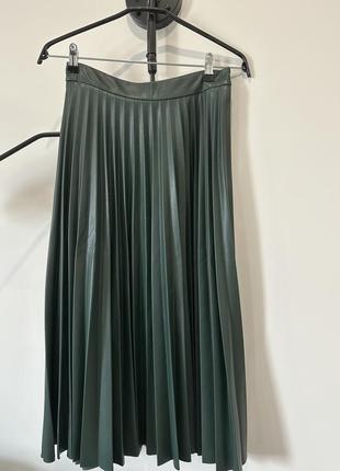 Плисерированная теплая юбка stradivarius