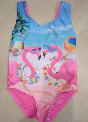 Яркий купальник на 3-4 года.