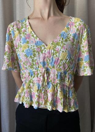 Легкая летняя блуза с цветочным принтом размер m с биркой.