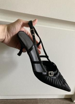 Graceland 38рр 25 см устілка ідеальні вечірні текстильні атлас туфлі босоніжки мюлі...