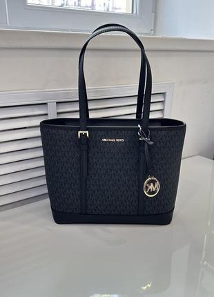 Чорний шоппер jet set travel medium black michael kors