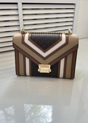 Коричнева сумка через плече whitney medium brown michael kors