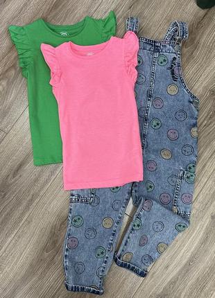 Яскравий комбінезон зі смайликами на дівчинку 116 см та яскравий набір футболок ,літо/весна