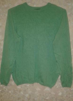 Зелений светр