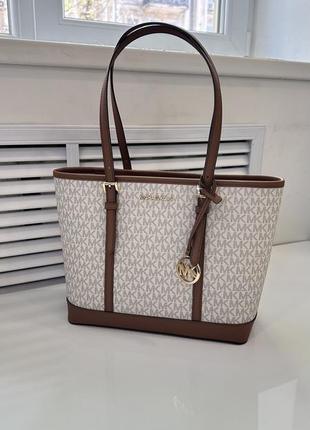 Шоппер jet set travel medium vanilla brown michael kors