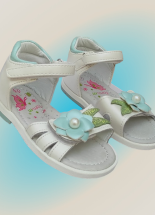Шкіряні босоніжки сандалі для дівчинки білі, ментол