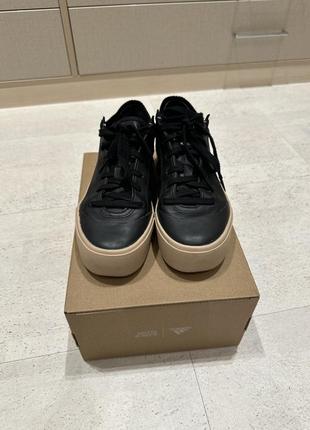Женские черные кроссовки adidas