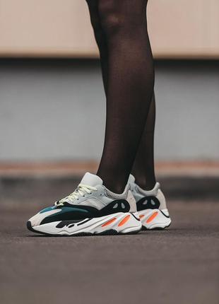 Женские кроссовки adidas yeezy boost 700 v2 wave runner solid адидас изви буст разноцветные