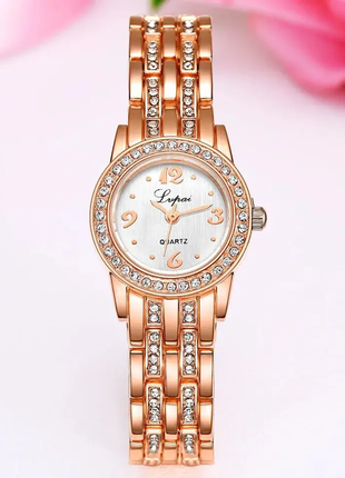 Наручные женские часы с золотистым браслетом код 300