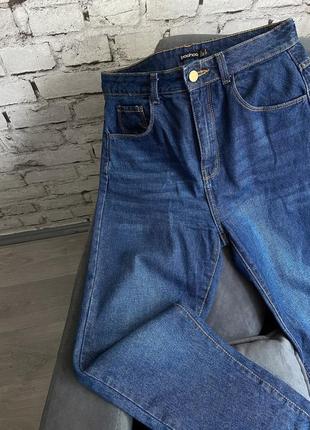Стильные базовые джинсы boohoo