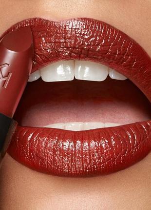 Поживна губна помада kiko milano smart fusion lipstick 454 barn red