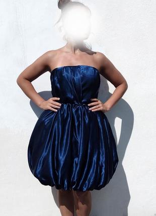 Ексклюзивне пишне масивне синє атласне плаття від кутюр copenhagen