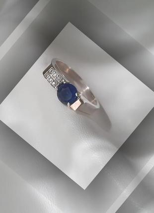🫧 18 размер кольцо серебро с золотом фианит синий