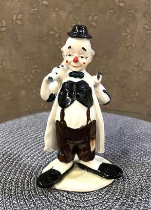 Фарфоровая статуэтка клоун