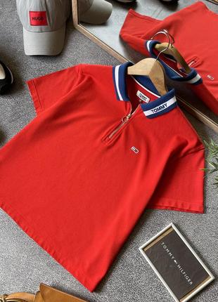 Поло футболка з коміром tommy hilfiger оригінад томмі хілфігер червоне вільне вкорочене за молніі tommy jeans