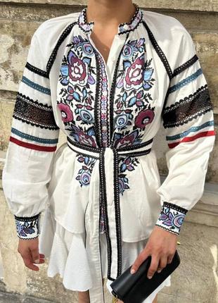 Колоритная блуза вышиванка, украинская вышиванка с поясом, этатно рубашка с вышивкой