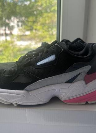 Кроссовки adidas stripes falcon