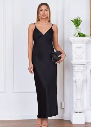 Черное макси платье с открытой спинкой приталенное платье из атласного темное длинное платье на тонких бретелях
