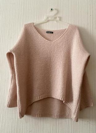 Нежный розовый легкий свитер джемпер пудровый свободный крой