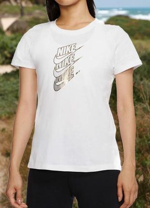 Оригінальна білосніжна жіноча футболка nike