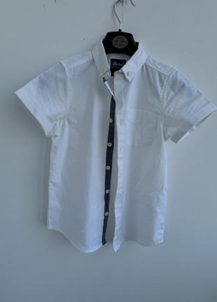 Біла сорочка з коротким рукавом
