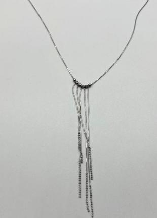 Серебряное колье родированное декоративное з бусинами