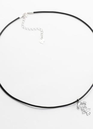 Серебряное колье на каучуковом шнуре "девочка", размер 39 см x 0,2 см, вес: 2.3 г