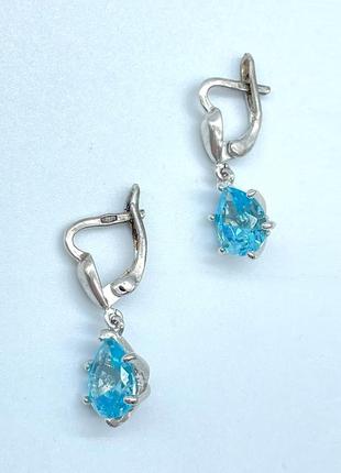 Серебряные серьги с фианитами
