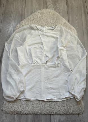 Блуза с прозрачными объемными рукавами белая