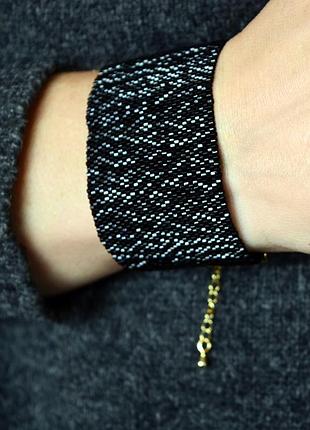 Черный широкий браслет из бисера