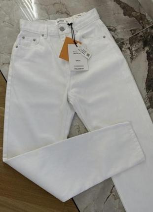 Белые джинсы мом на высокой посадке pull &amp; bear, белые брюки