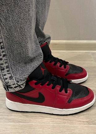 Nike air jordan 1 low (gs) red black