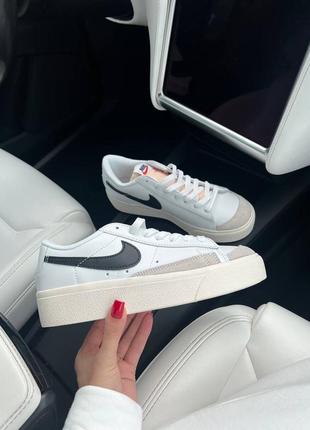 Женские кеды уценка nike blazer low white black