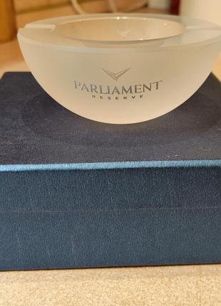 Новая шикарная в подарочной коробке пепельница parliament
