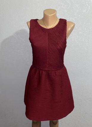 Стилтна сукня 10 розміру