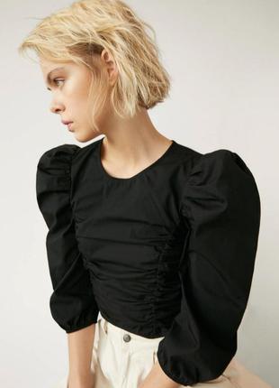 Черный топ, блуза с объемными рукавами bershka