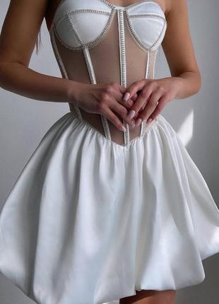 Белое премиальное вечернее платье мини из атласа с пышной юбкой баллоном, корсетом со стразами и чашкой пуш xs s m l 42 44
