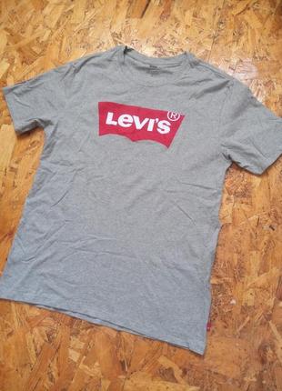 Котонова футболка levis