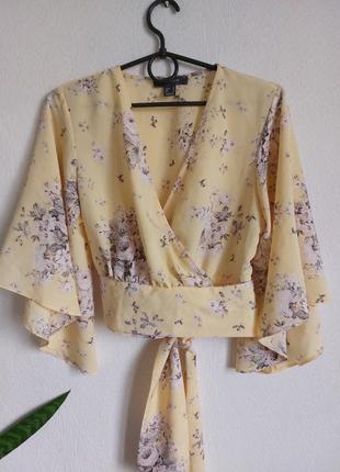 Милая блуза кимоно на запах в цветочный принт