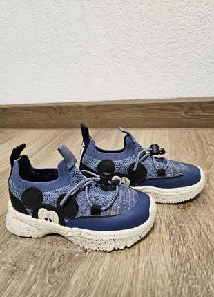 Кроссовки zara