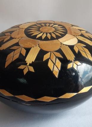 Шкатулка круглая деревянная, стиль маркетри