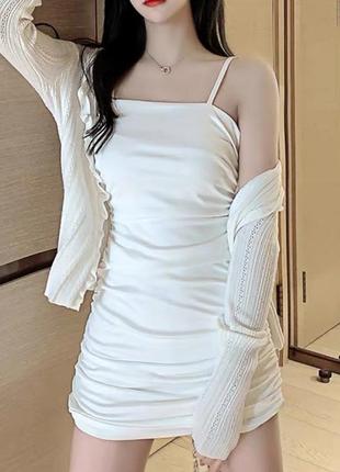 Біла міні сукня плаття на бретелях плаття по фігурі еластичне плаття сукня міні