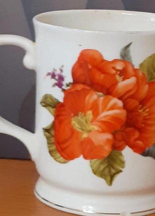 Чашка с ярким цветочным рисунком из костяного фарфора