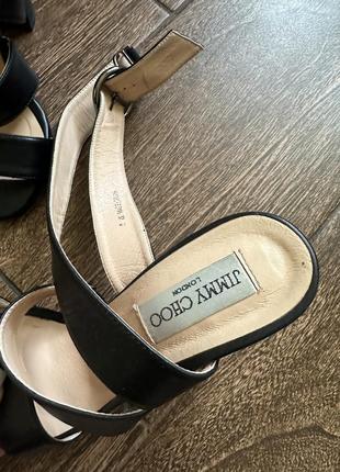 Очень красивые кожаные босоножки