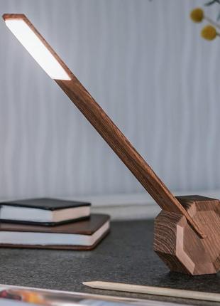 Портативная лампа с аккумулятором gingko octagon one portable desk light walnut (великобритания)