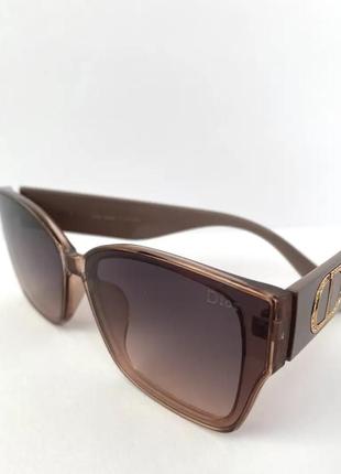 Сонцезахисні окуляри коричневі dior